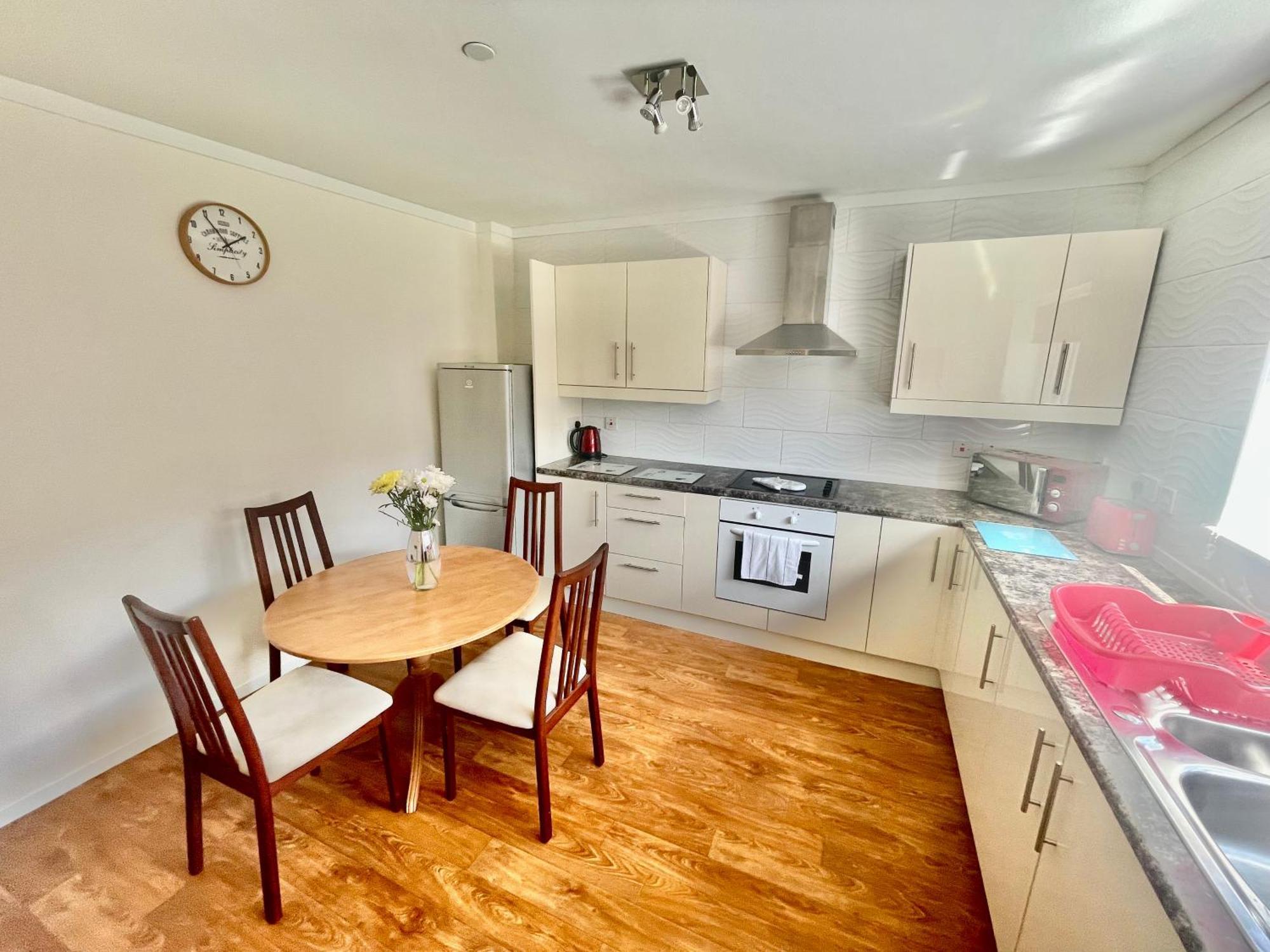 Cae Glas Apartments Holyhead Exterior foto