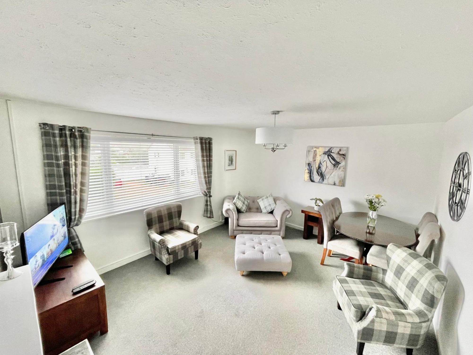 Cae Glas Apartments Holyhead Exterior foto
